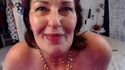 713 Smoking hot ginger-haired gets herself off. Wanna watch?